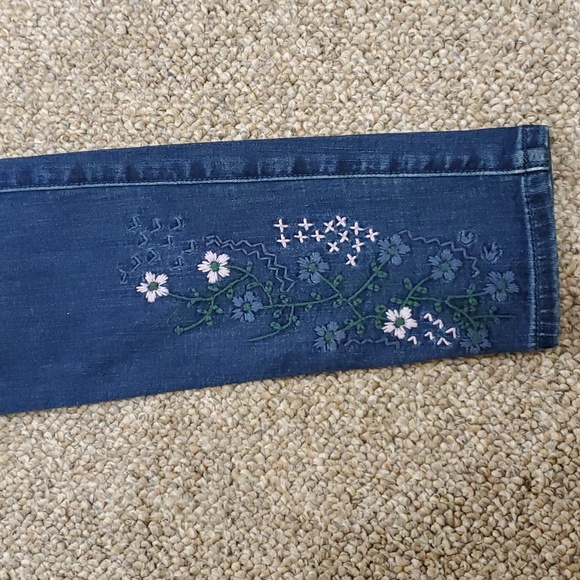 Hollister Floral Embroidered Blue Jeans Size 27 - Picture 3 of 8